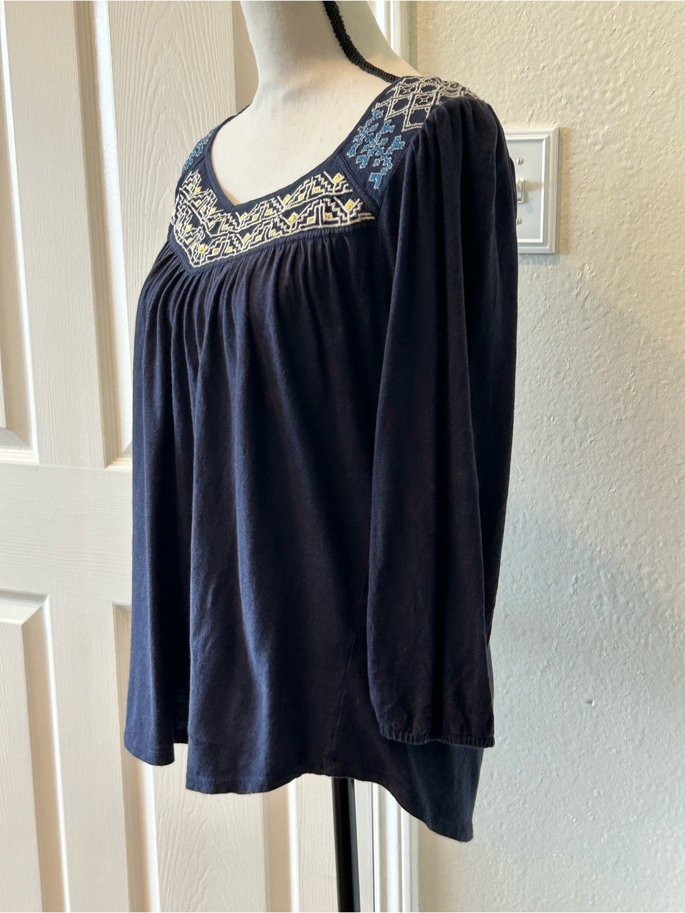 Lucky Brand Navy Embroidered Yoke Tunic Top Size Large Cotton Blend 3/4 Sleeve - Picture 3 of 16